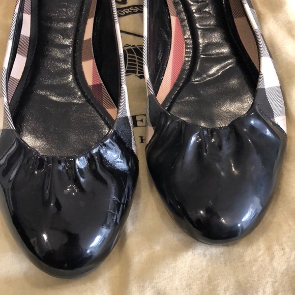 Authentic Burberry Ballet Nova Check Flats - Picture 3 of 5